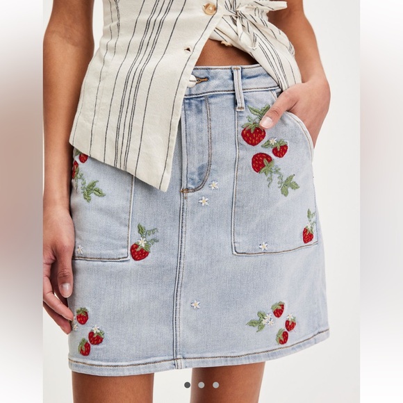 Free People Dresses & Skirts - Free People Driftwood Embroidered Mini Shirt in Light Strawberry Fields